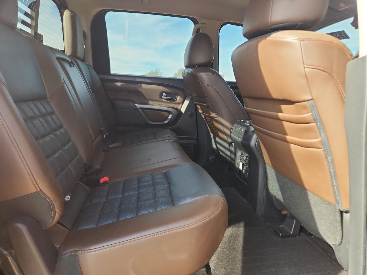 Nissan Titan Sl Image 5