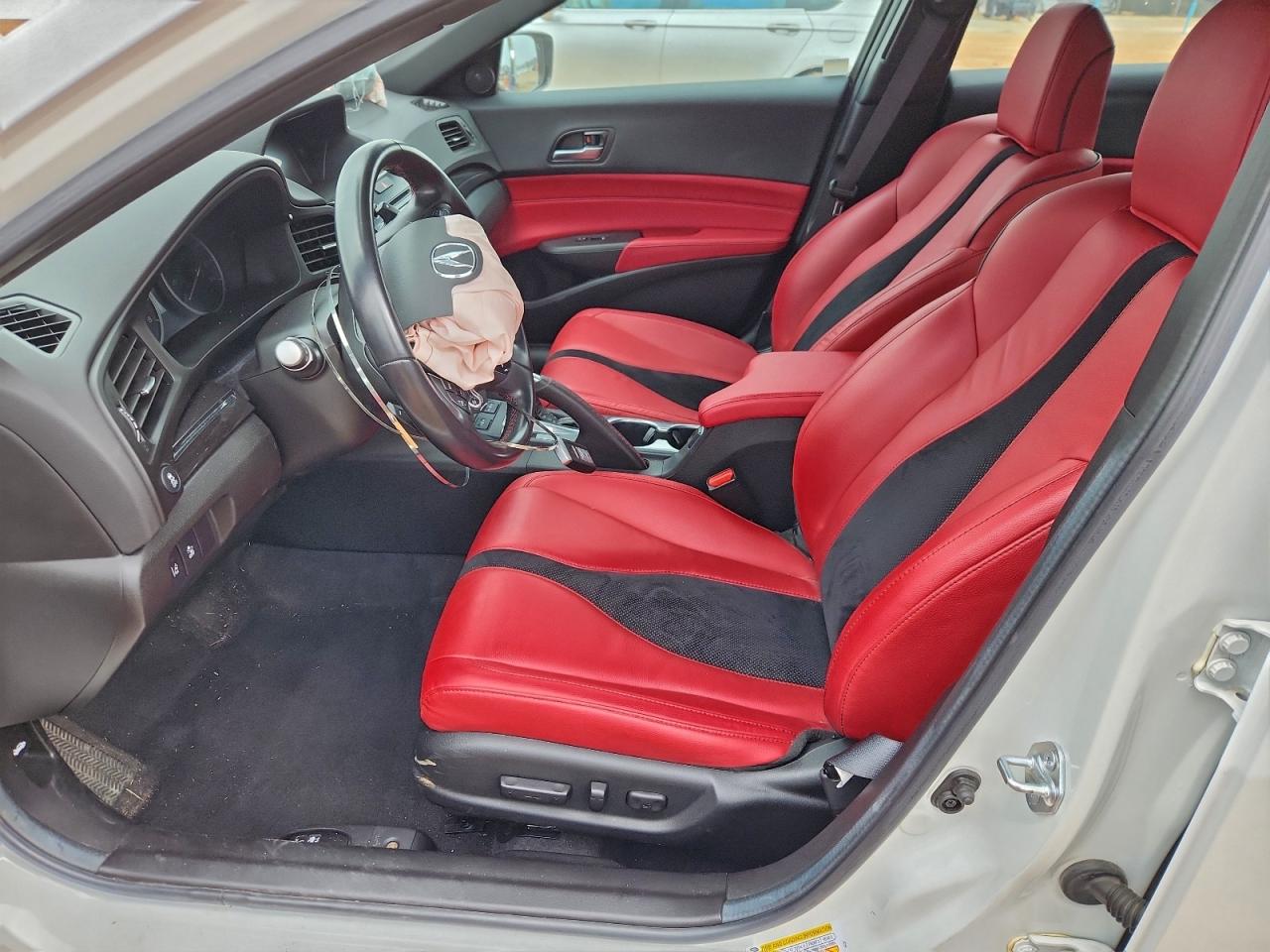 Acura ILX Premium A-spec Image 4