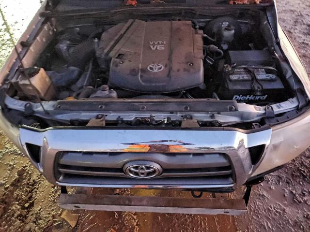 Toyota Tacoma Double Cab Prerunner Image 9