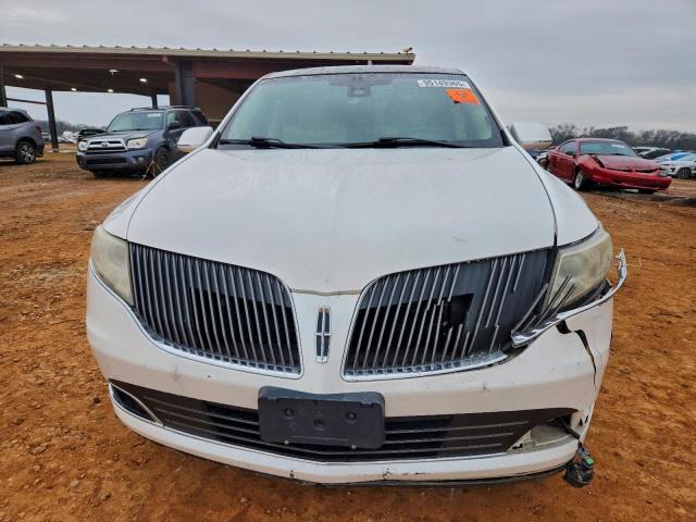 Lincoln MKT Image 5