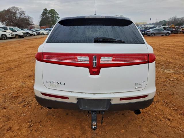 Lincoln MKT Image 7