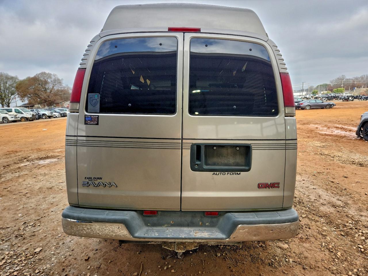 GMC Savana Rv G1500 Image 3