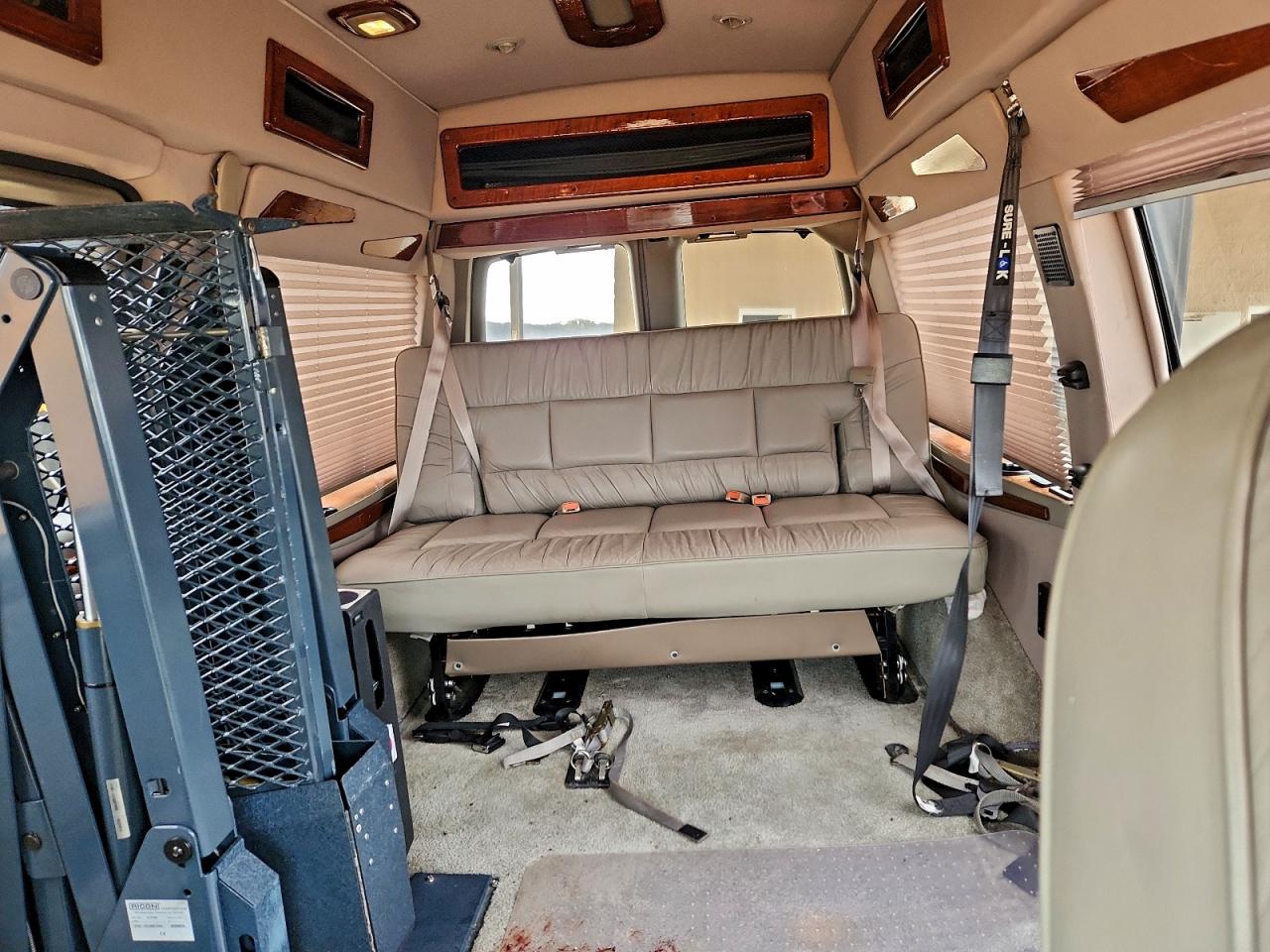 GMC Savana Rv G1500 Image 5