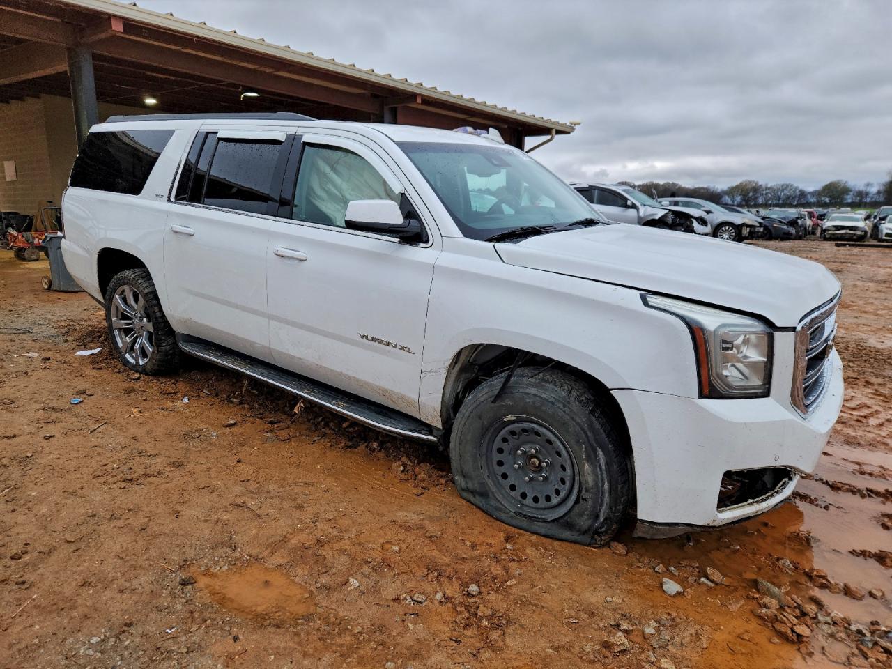 GMC Yukon K1500 Slt Image 3