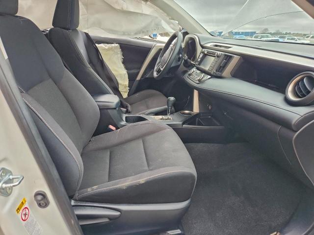 Toyota RAV4 Xle Image 3