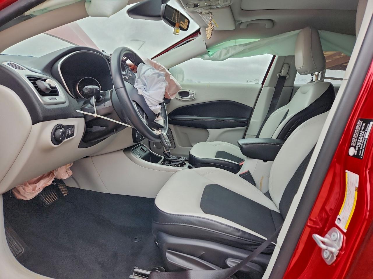 Jeep Compass Latitude Image 5