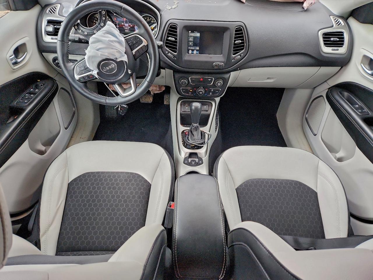 Jeep Compass Latitude Image 3