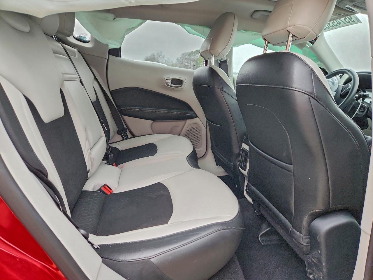 Jeep Compass Latitude Image 11