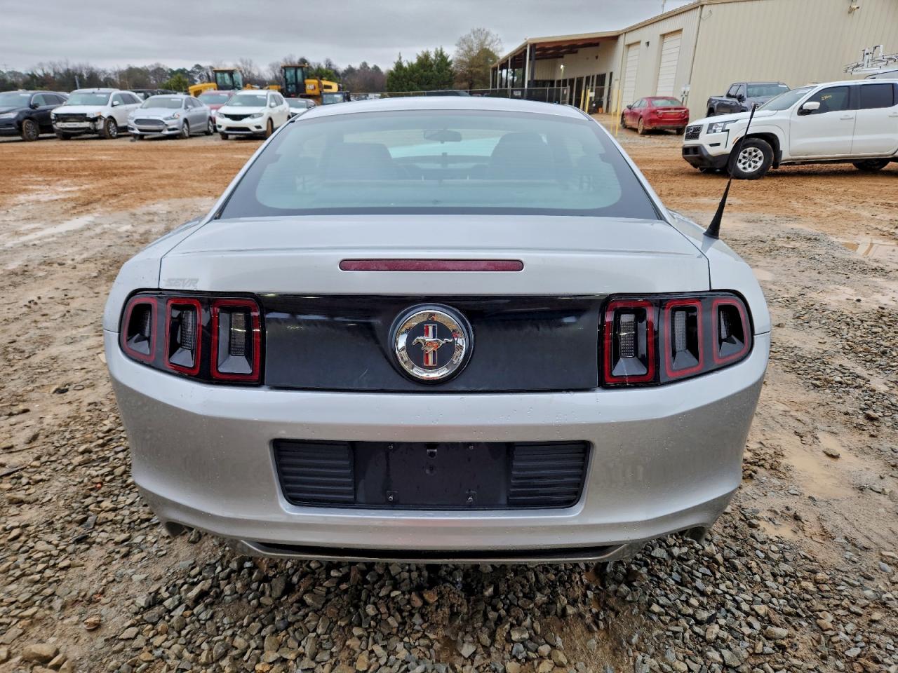 Ford Mustang Image 9