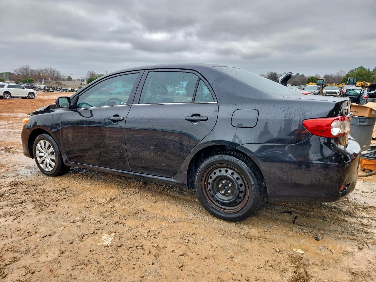 Toyota Corolla Base Image 11