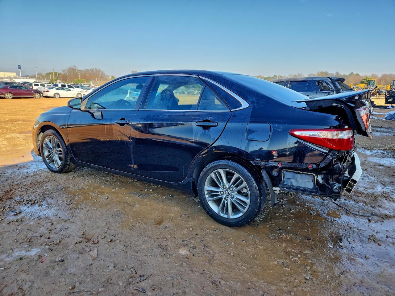 Toyota Camry Le Image 2