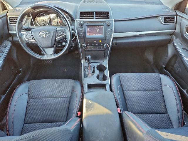 Toyota Camry Le Image 9