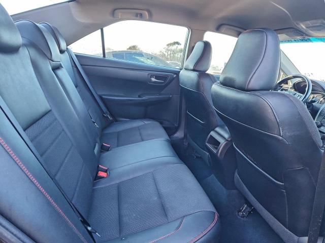 Toyota Camry Le Image 7