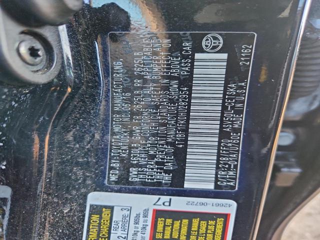 Toyota Camry Le Image 8