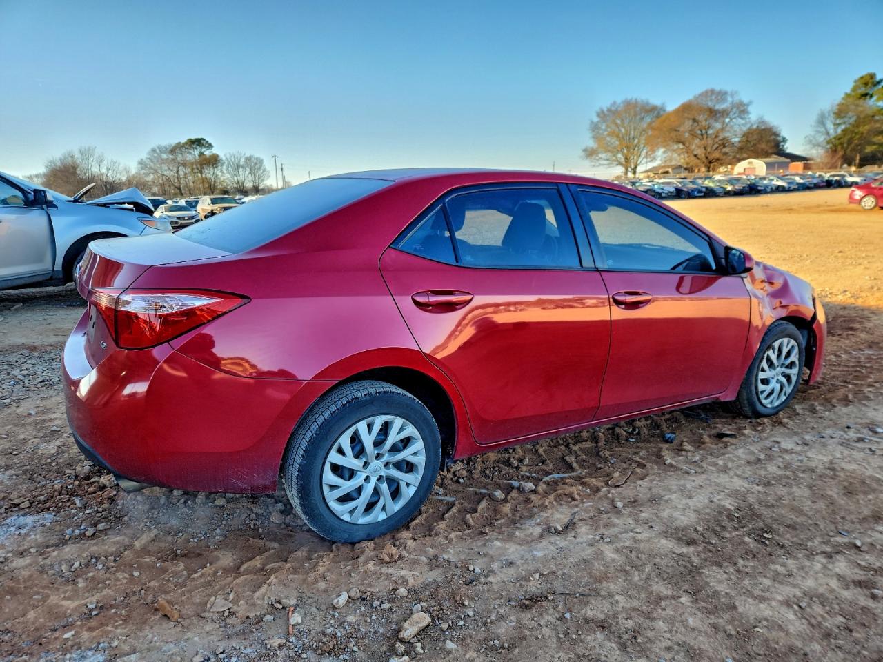 Toyota Corolla L Image 11