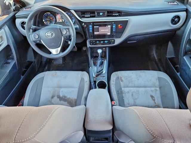 Toyota Corolla L Image 8