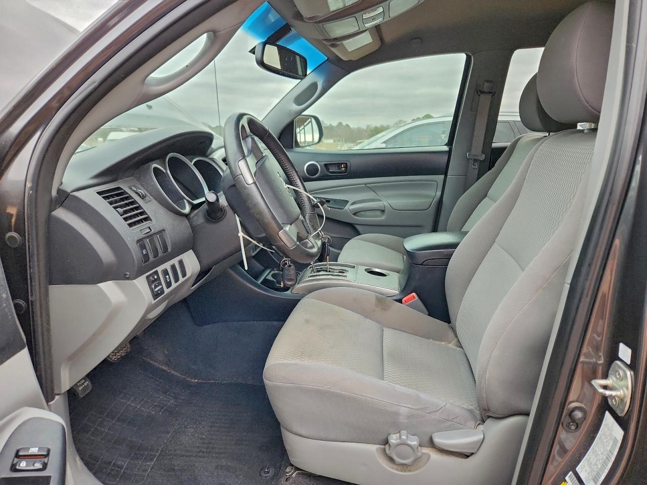 Toyota Tacoma Double Cab Prerunner Image 10