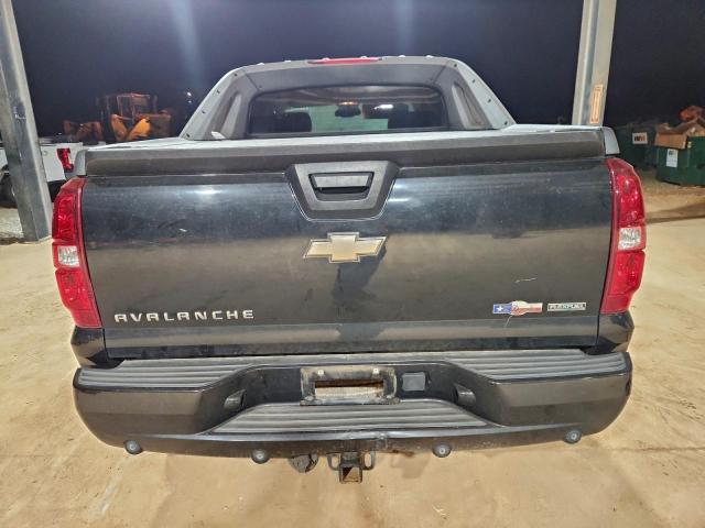 Chevrolet Avalanche Lt Image 8