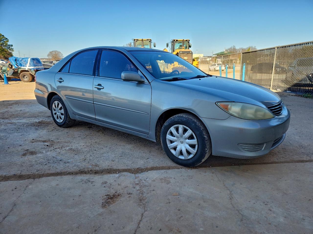 Toyota Camry Le Image 11