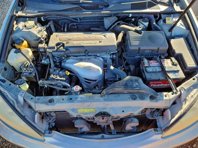 Toyota Camry Le Image 9