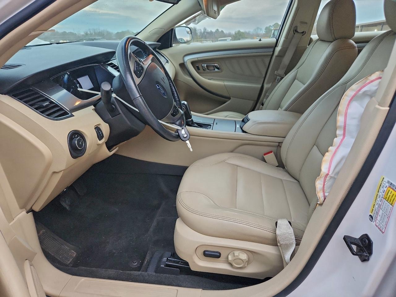 Ford Taurus Sel Image 10