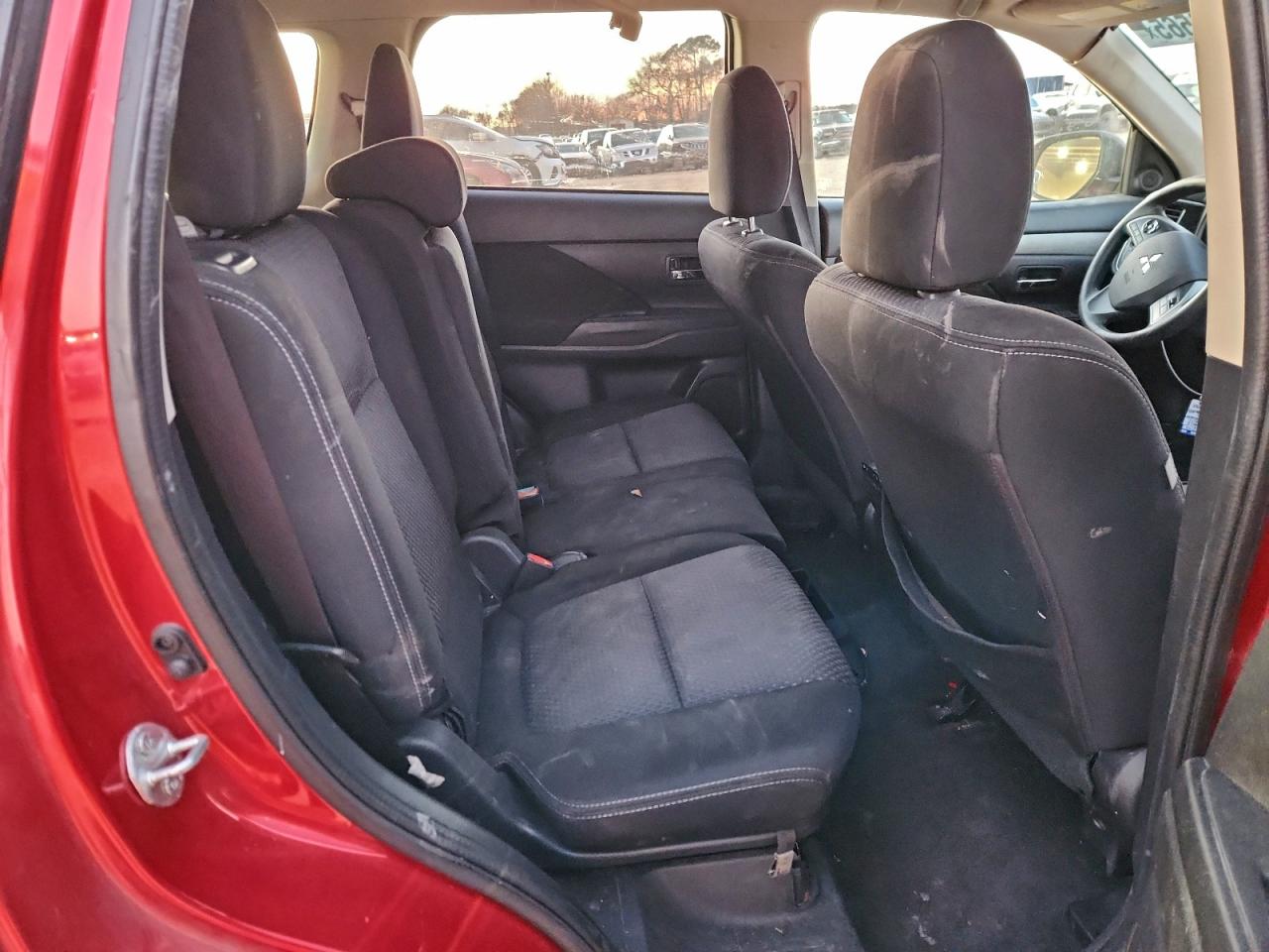 Mitsubishi Outlander Es Image 10