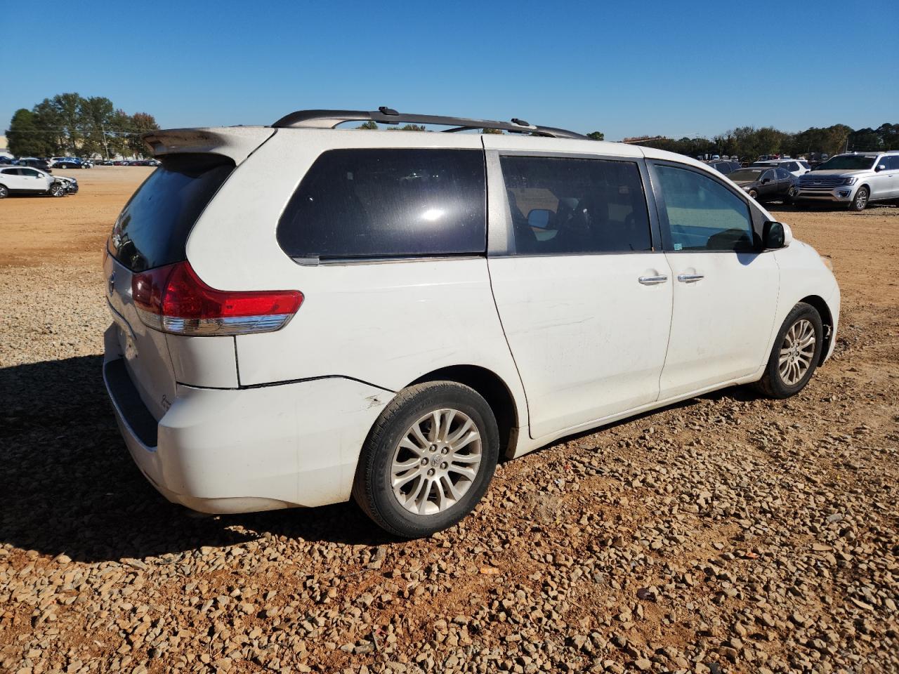 Toyota Sienna Xle Image 13