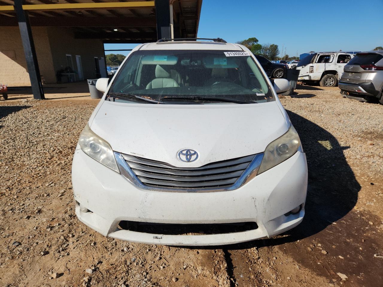 Toyota Sienna Xle Image 2