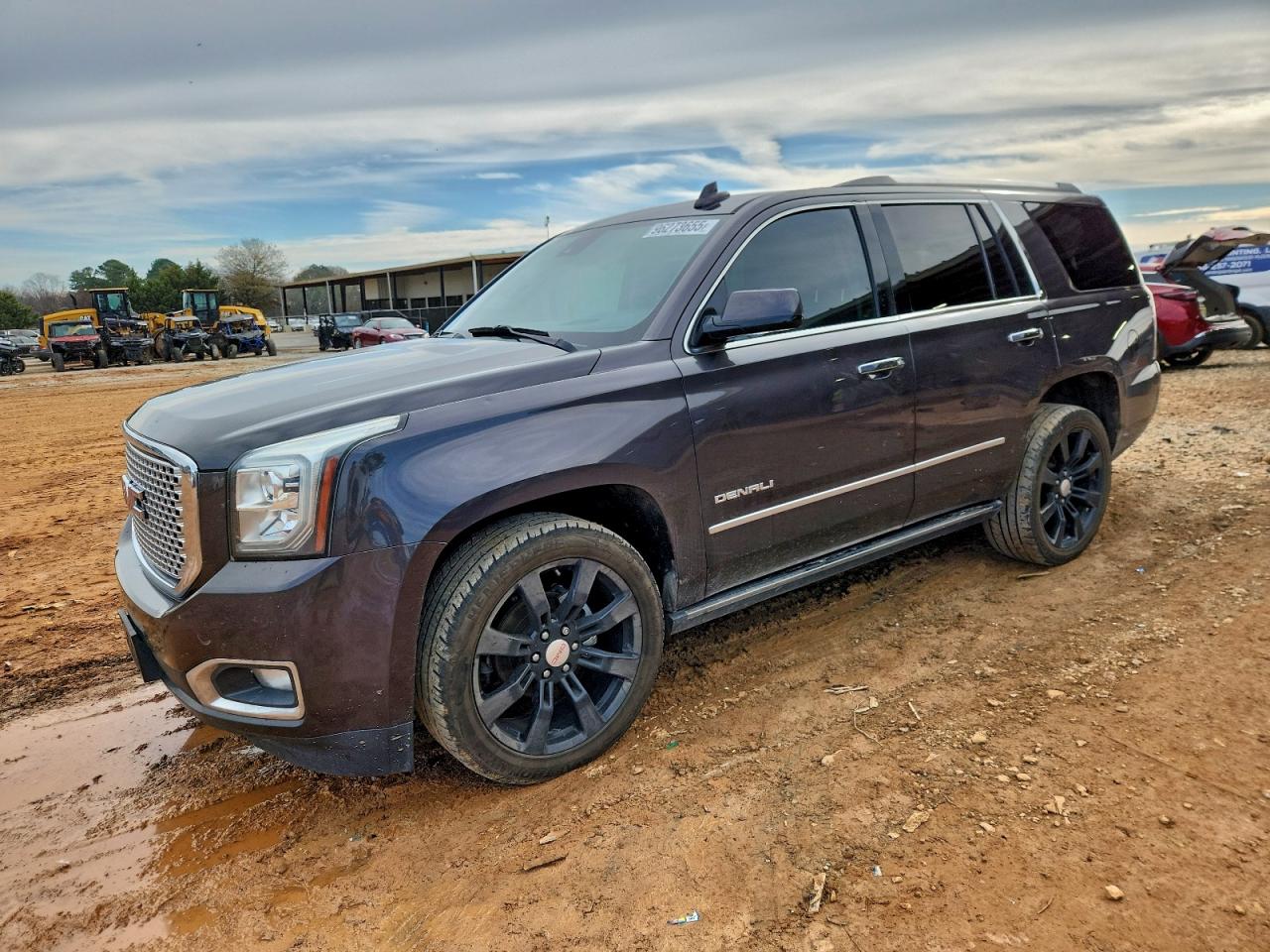 GMC Yukon Denali Image 1