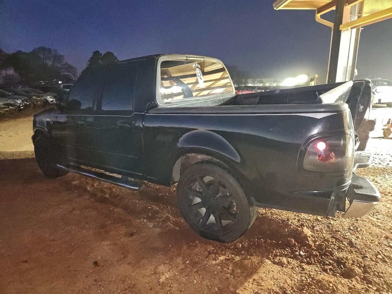 Ford F-150 Supercrew Image 3