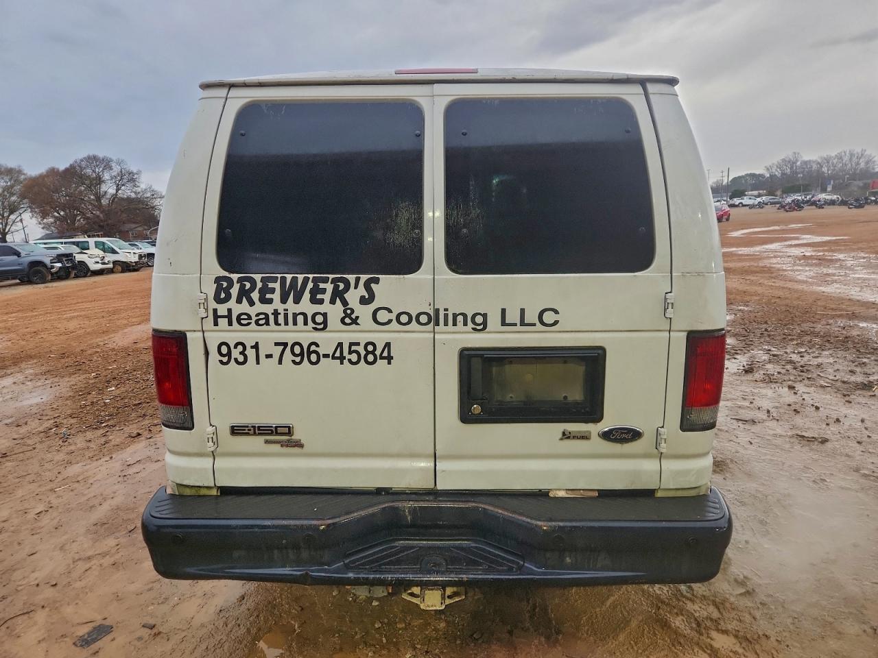 Ford Econoline E150 Van Image 12