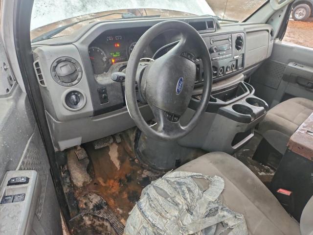 Ford Econoline E150 Van Image 2