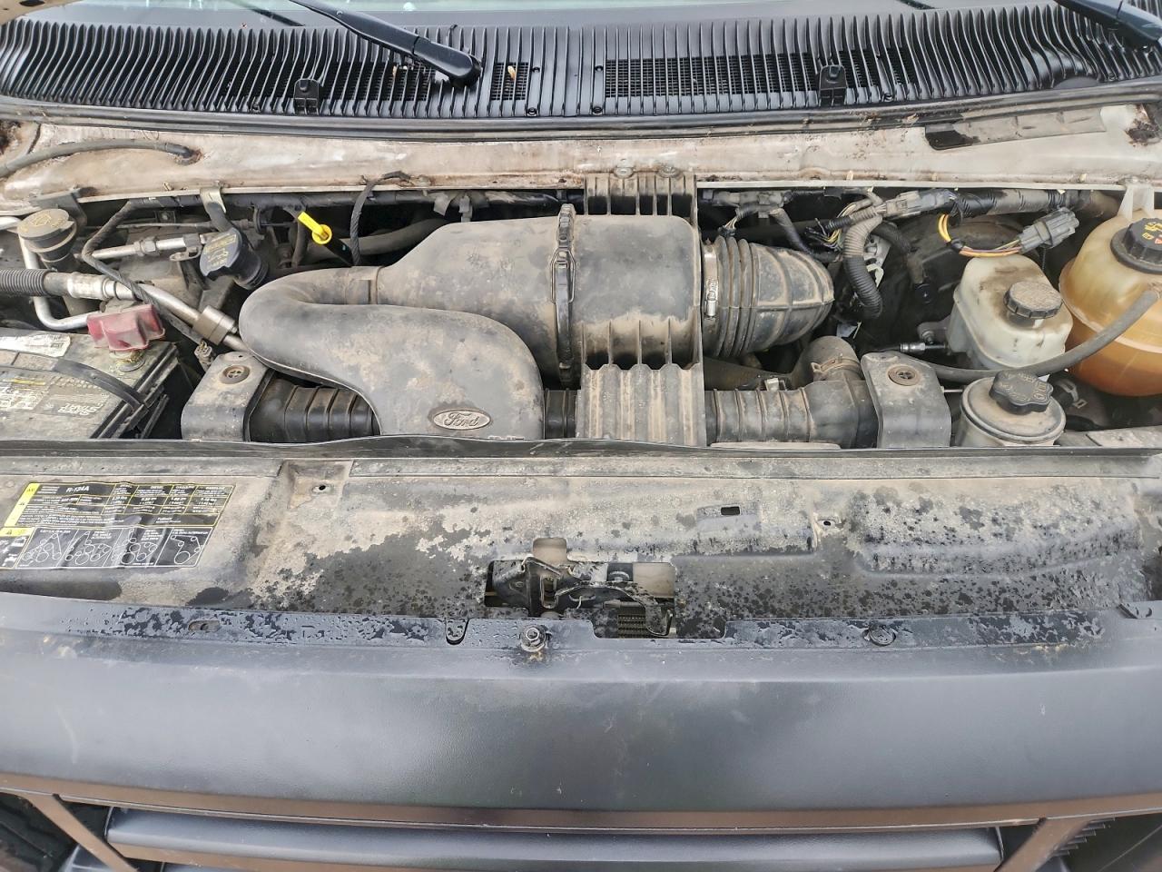 Ford Econoline E150 Van Image 6