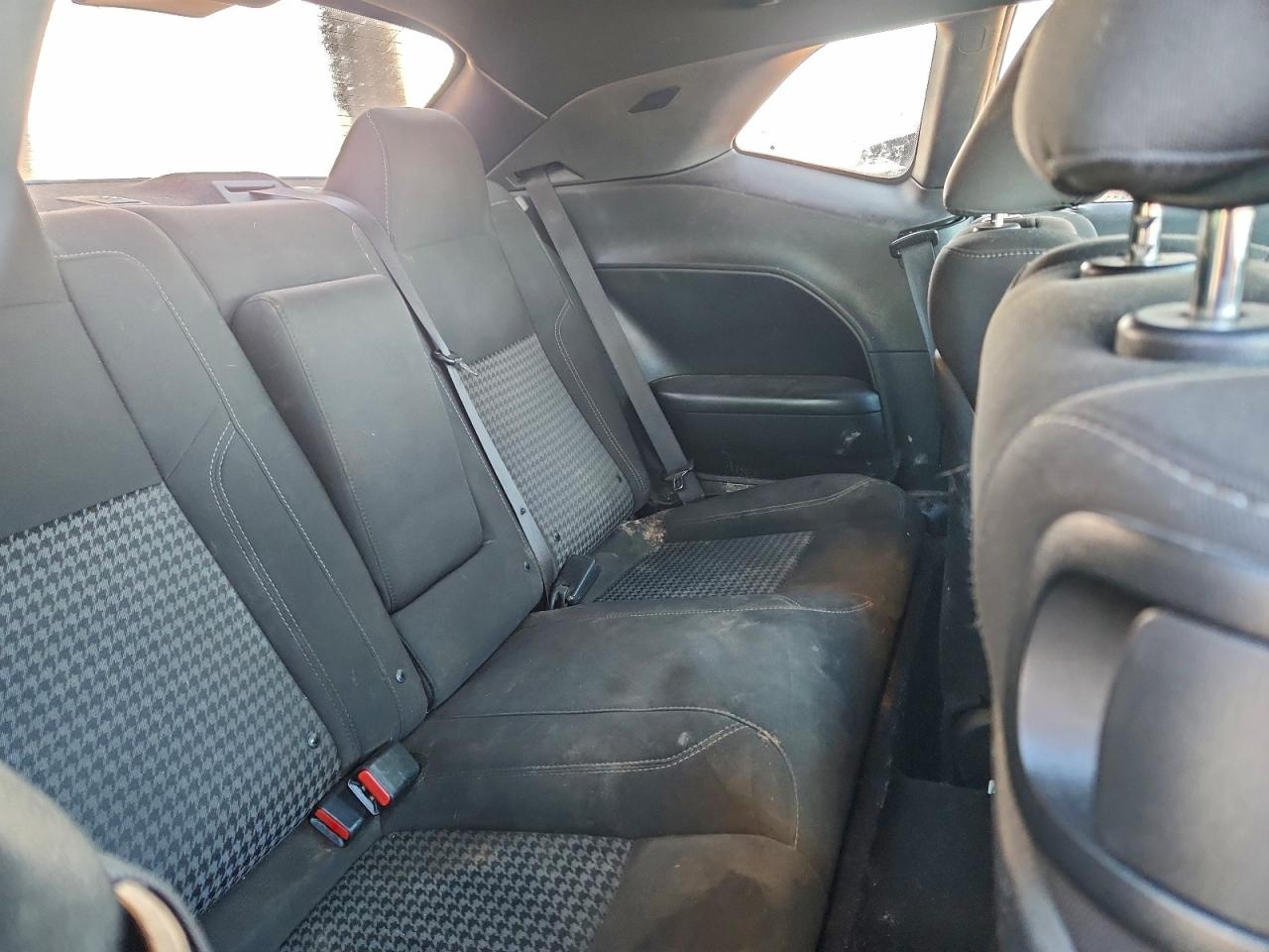 Dodge Challenger Sxt Image 13