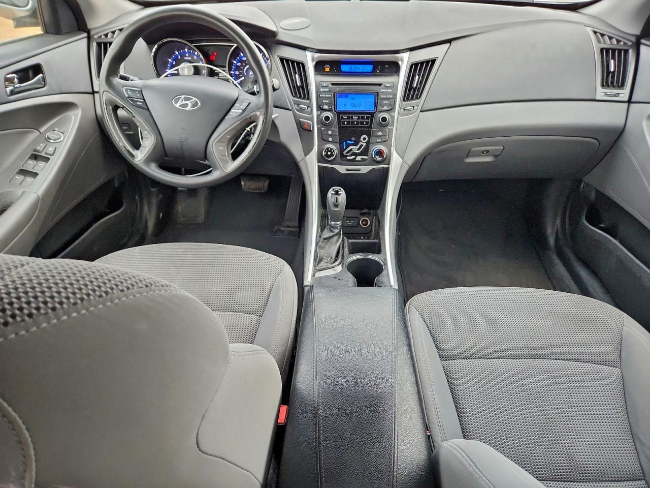 Hyundai SONATA Gls Image 7