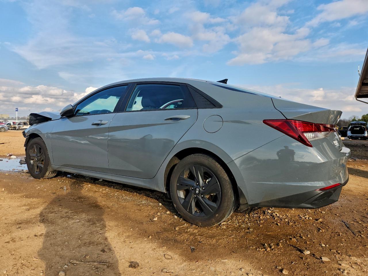 Hyundai ELANTRA Sel Image 3