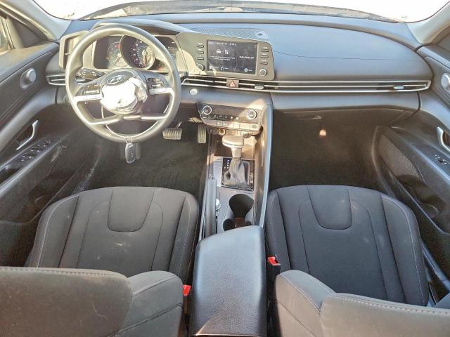 Hyundai ELANTRA Sel Image 12