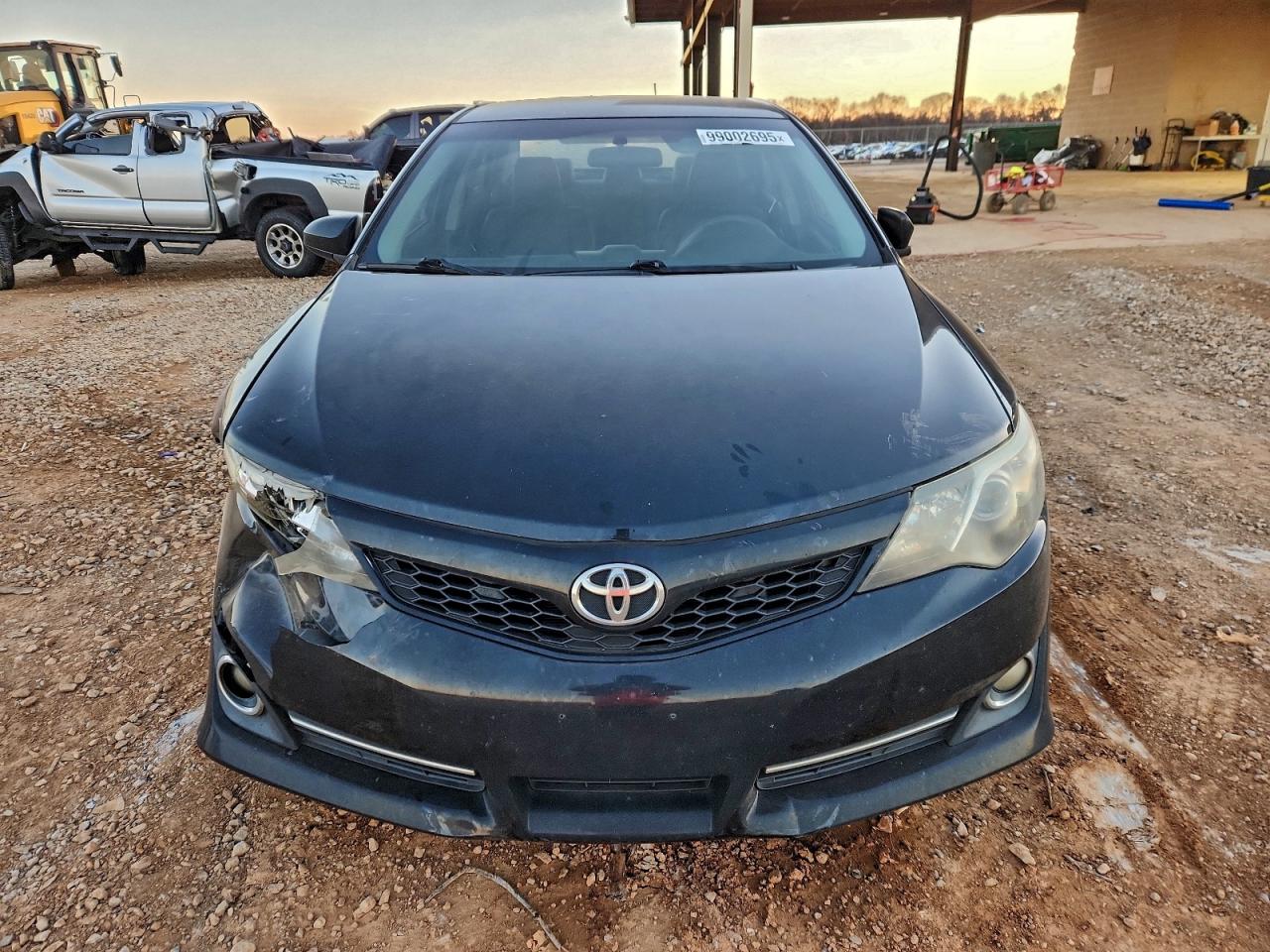 Toyota Camry L Image 3