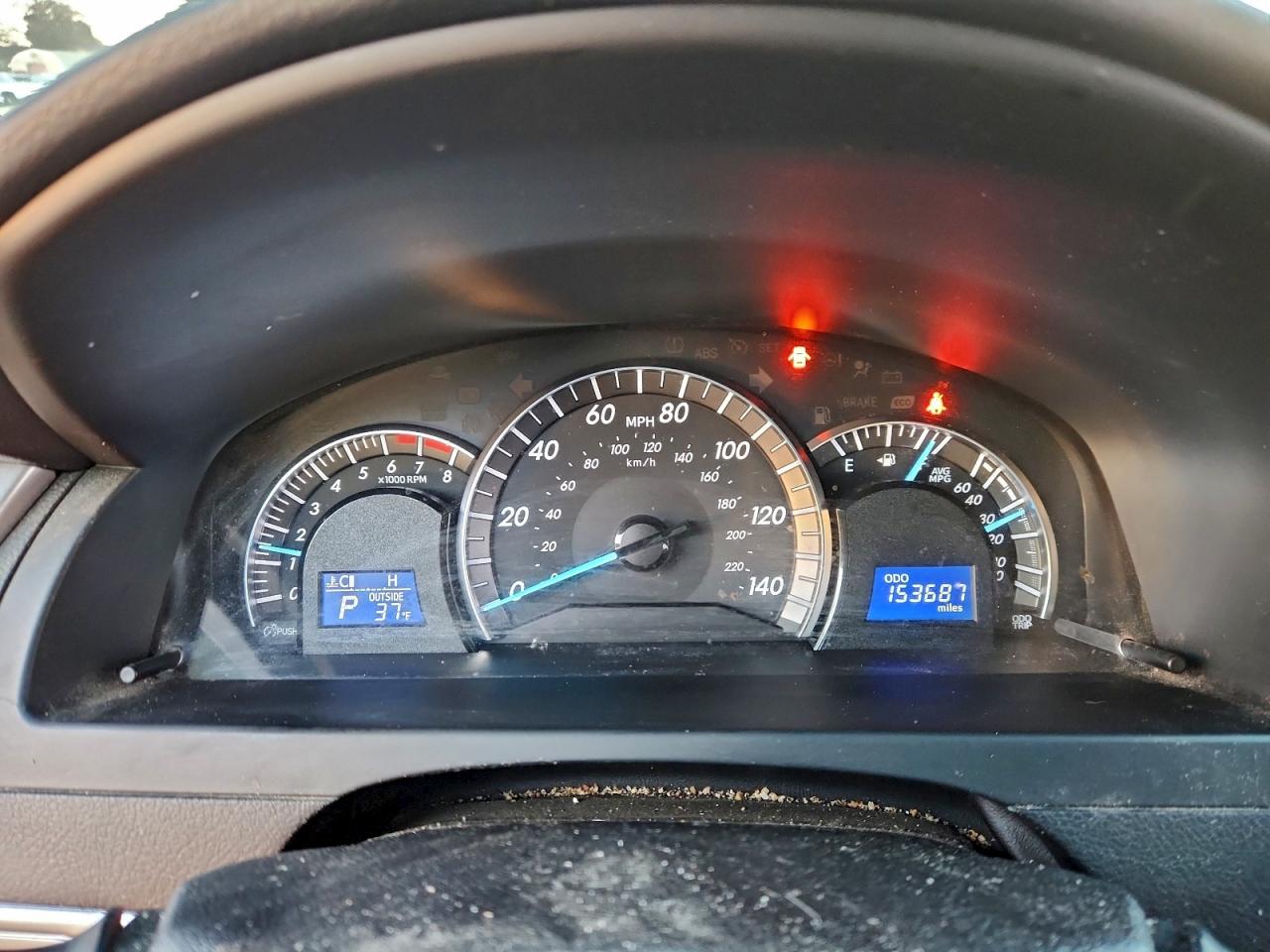 Toyota Camry L Image 8