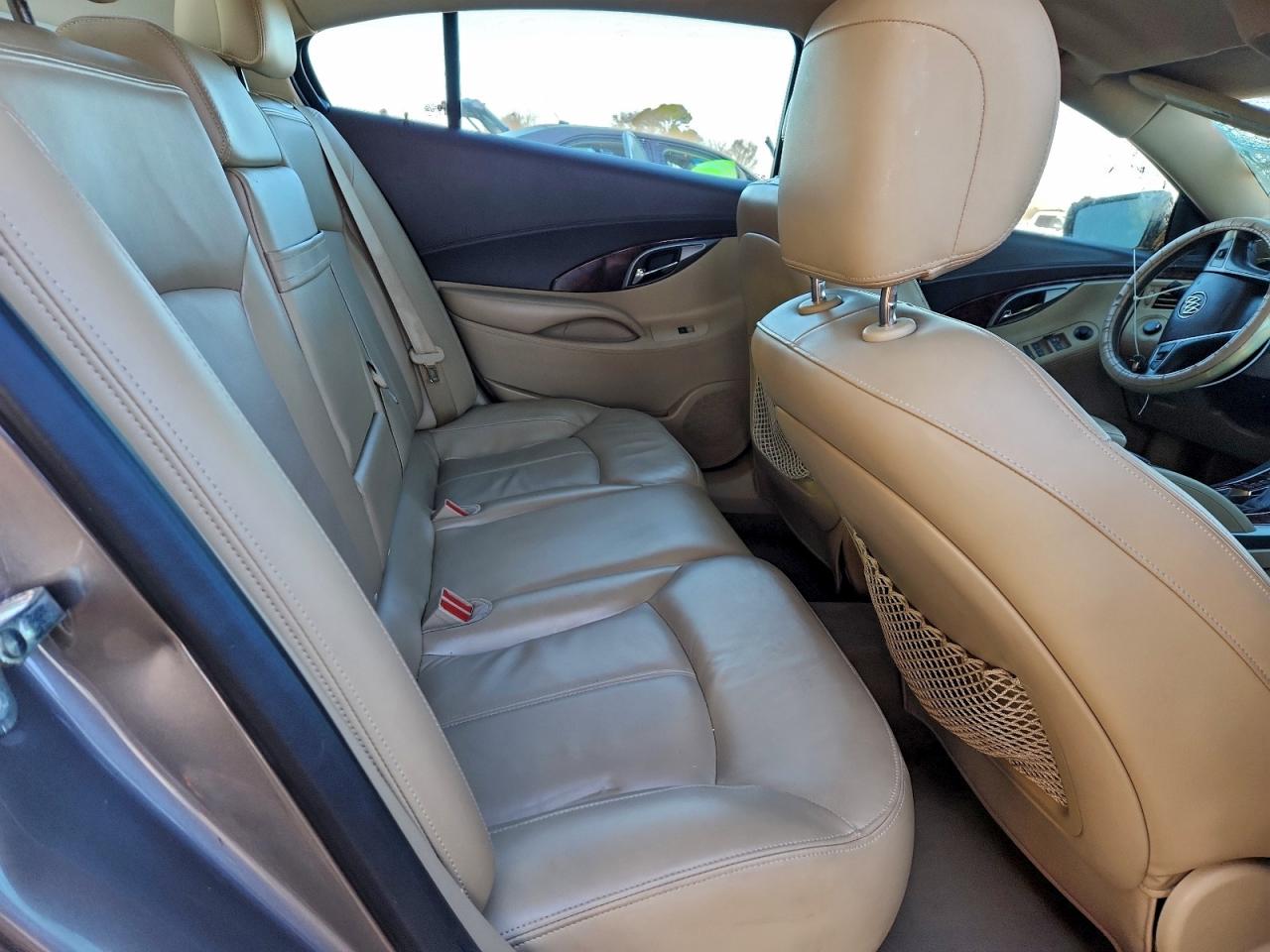 Buick LaCrosse Image 7