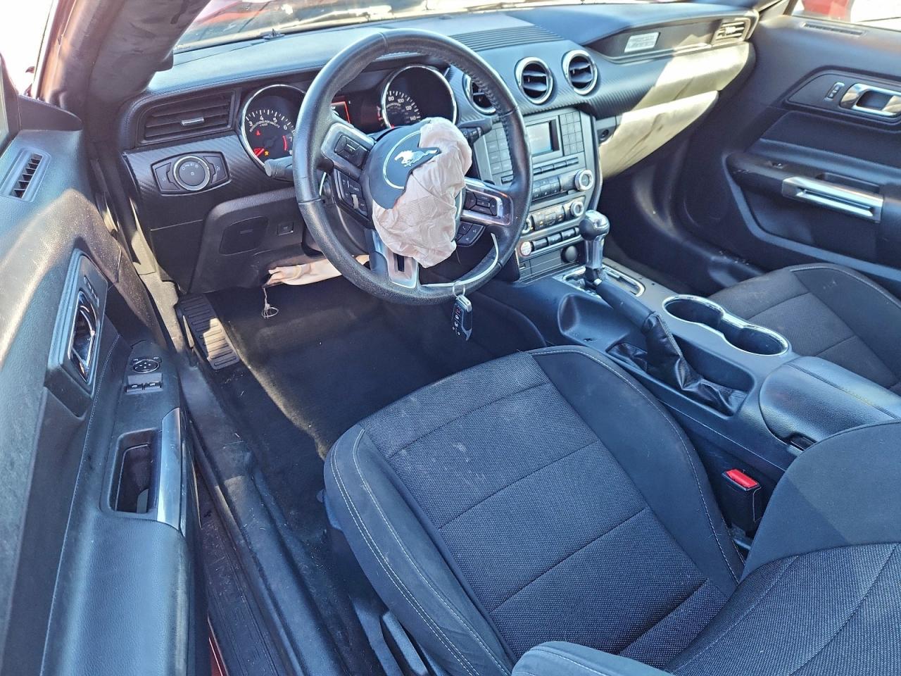 Ford Mustang Image 8