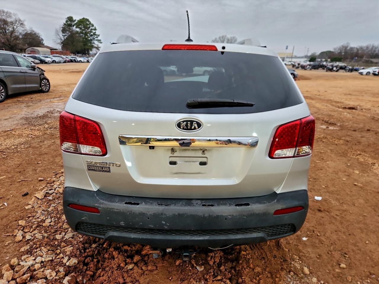 Kia Sorento Base Image 12