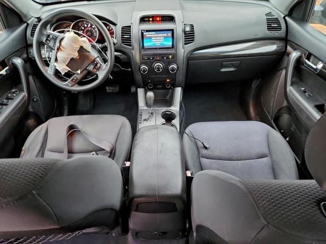 Kia Sorento Base Image 7