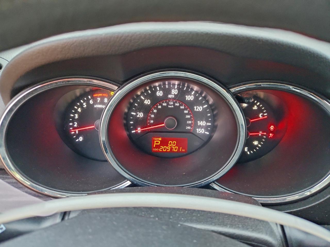 Kia Sorento Base Image 4