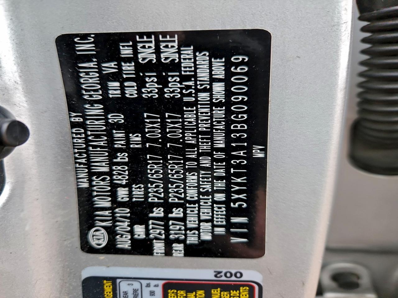 Kia Sorento Base Image 9