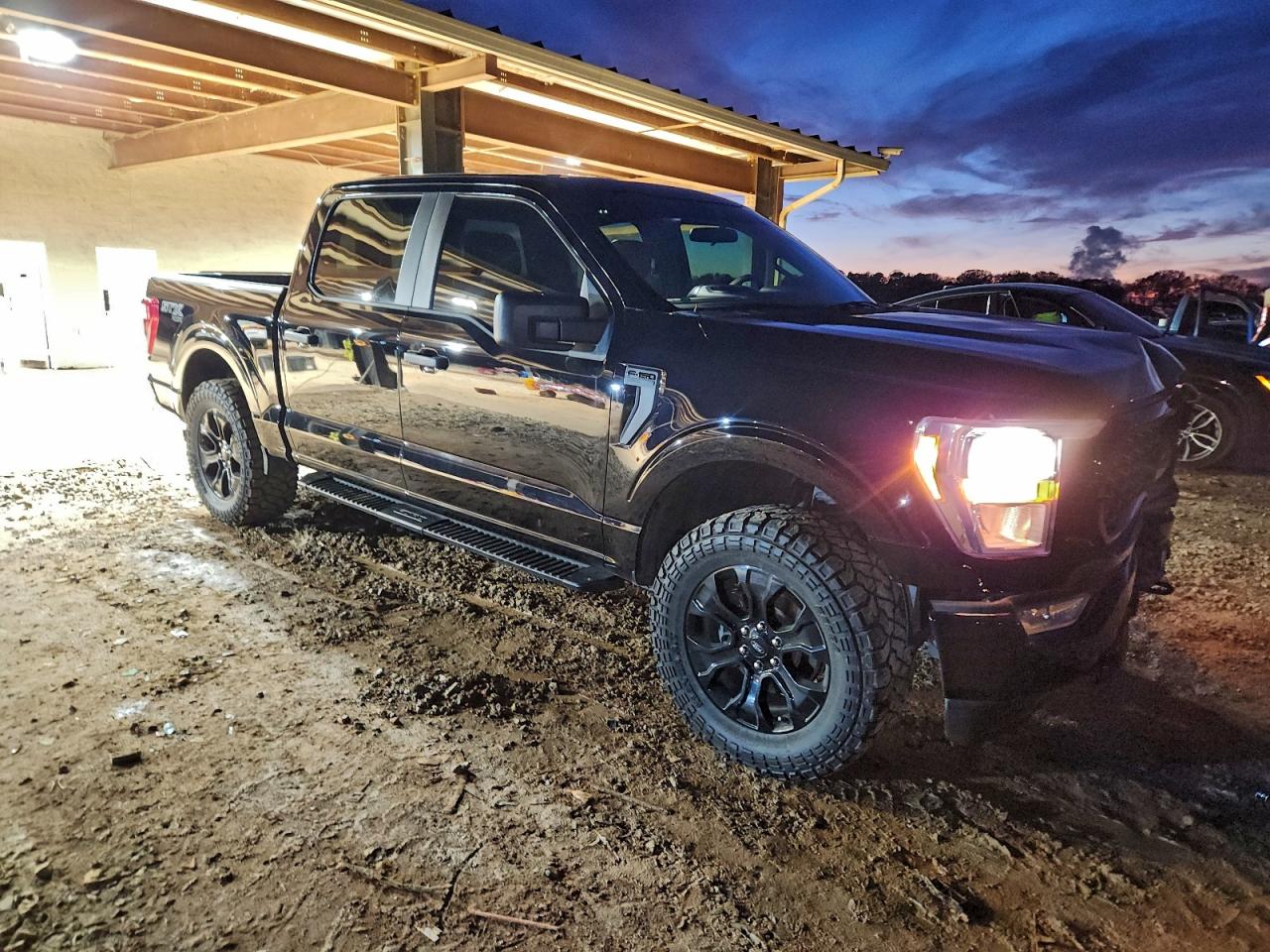 Ford F-150 Supercrew Image 3