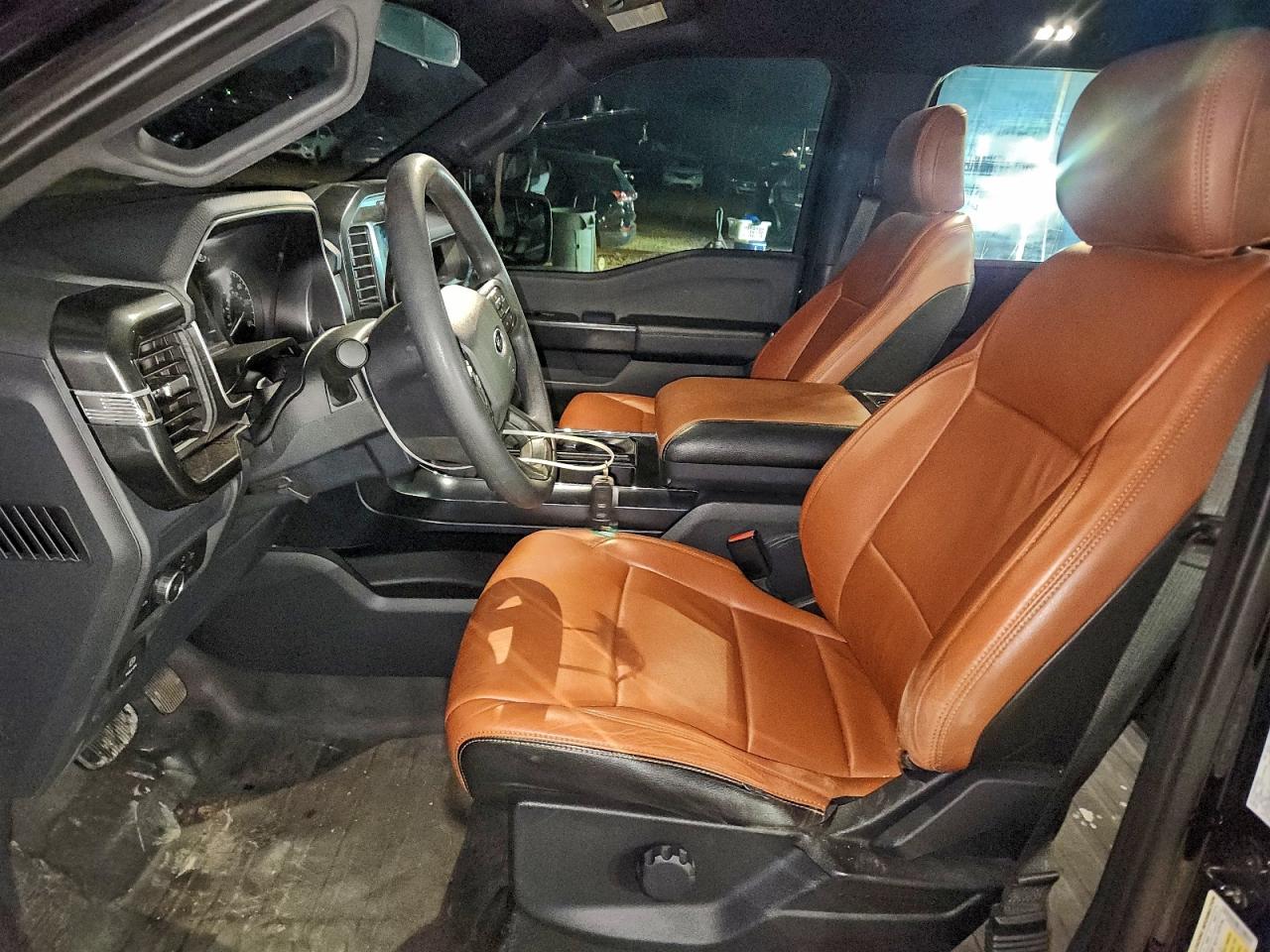 Ford F-150 Supercrew Image 12