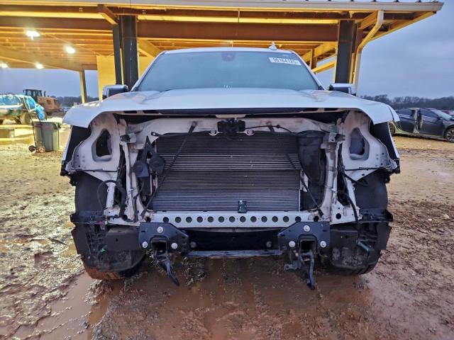 GMC Sierra C1500 Slt Image 2