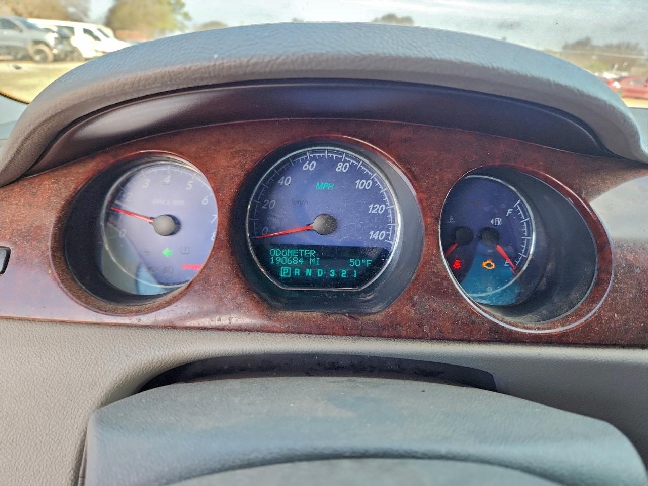 Buick Lucerne Cxs Image 9