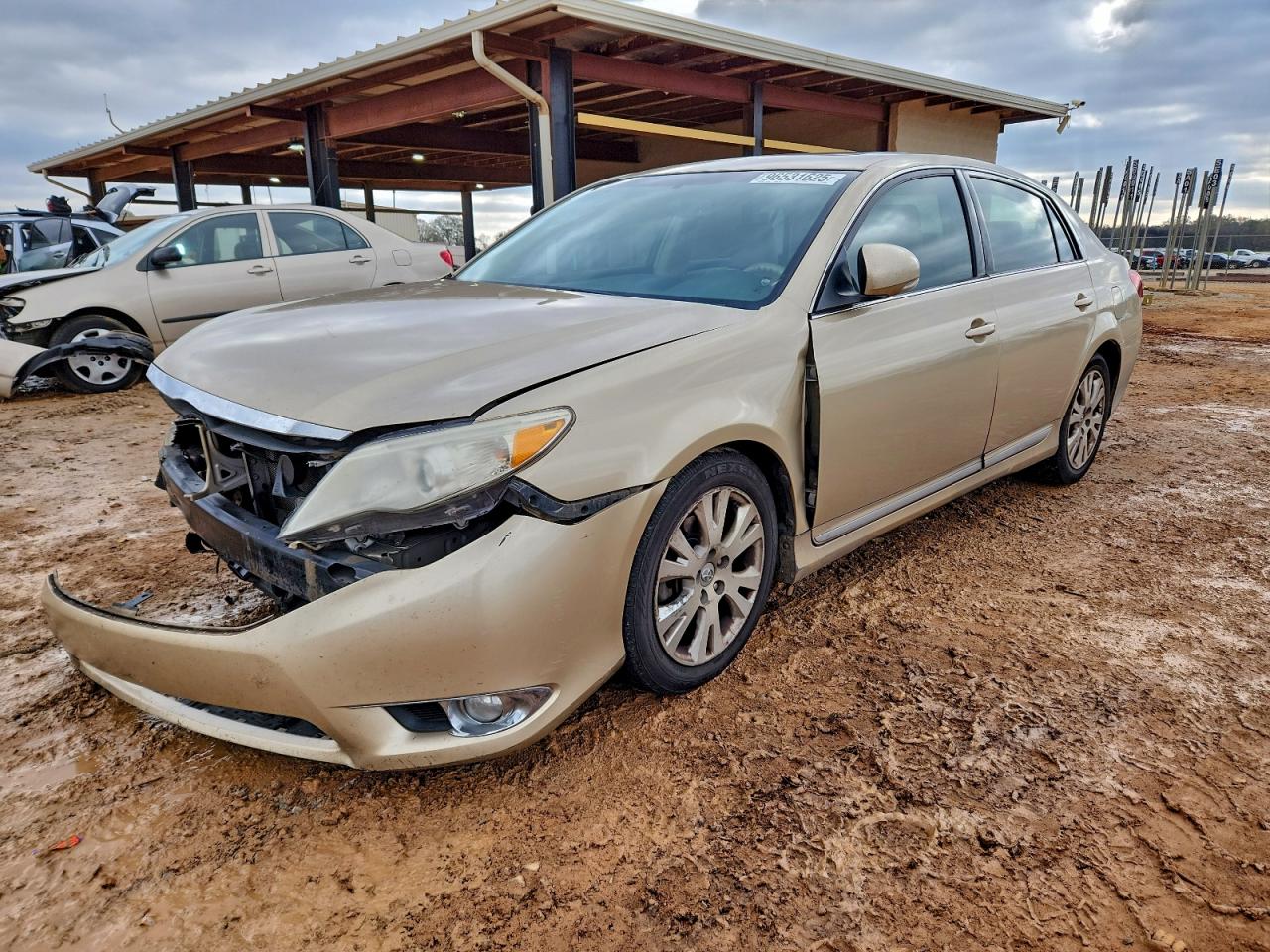 Toyota Avalon Base Image 1